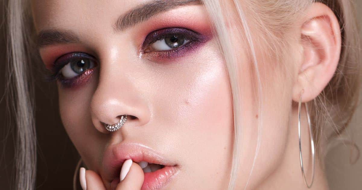 Double Nose Piercing: Pros, Cons, and Suitable Jewelry