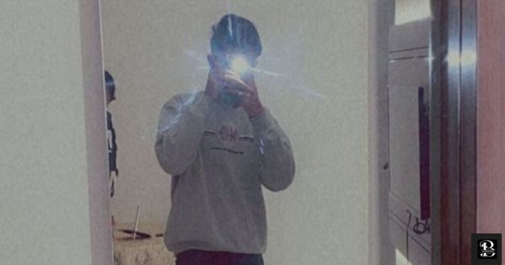 How to Capture the Faceless Nature Boy Mirror Selfie Aesthetic